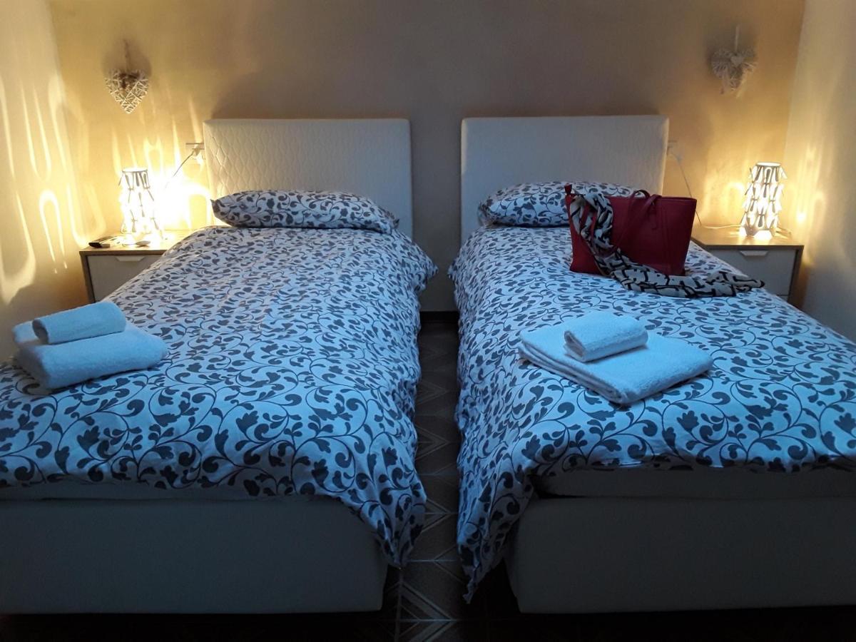 Camere Porto Vecchio Con Parcheggio A Pochi Passi Dal Castello Μαλτσεζίνε Εξωτερικό φωτογραφία